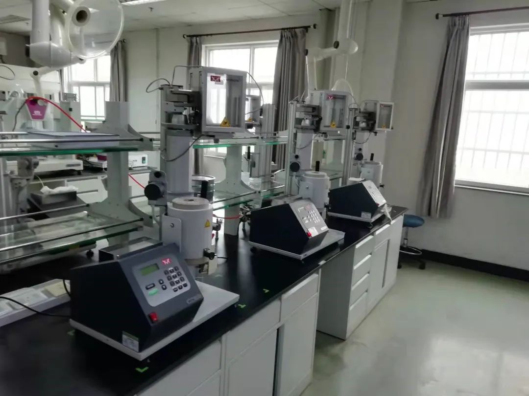 实验室仪器维修.jpg 实验室仪器维修.jpg